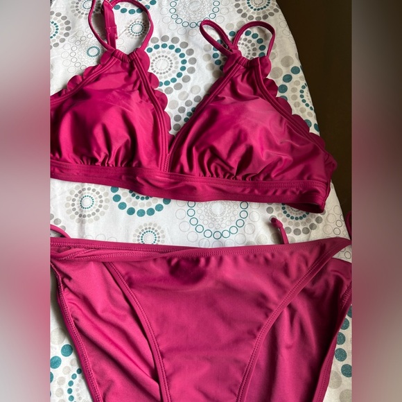 New large maroon,red ruffle, halter double strap top full coverage string bottom - Picture 4 of 7